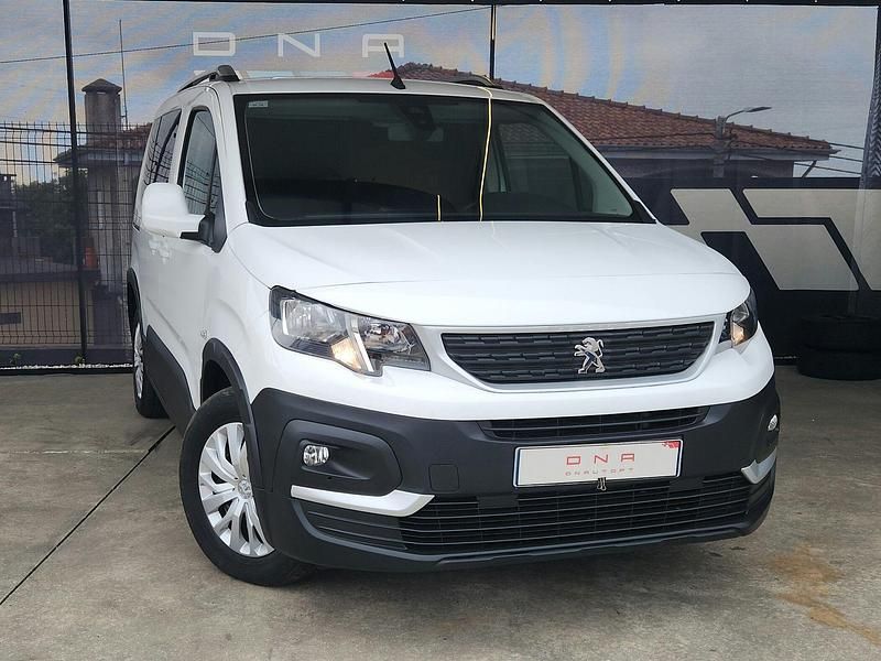 Branco Usado 2019 Peugeot Rifter Active Monovolume | € 21.980 - Imagem 1/4