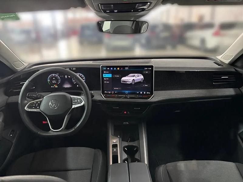 Usado VW Passat 204 HP (150 kW) 2024 Cinza Carrinha