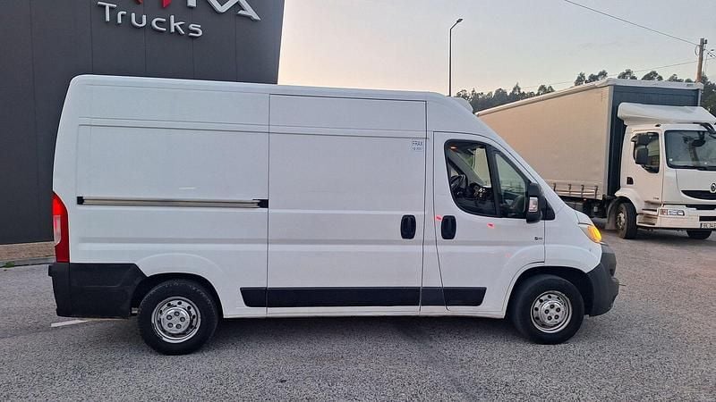 Usado Citroën Jumper 110 HP (80 kW) 2015 Branco Monovolume