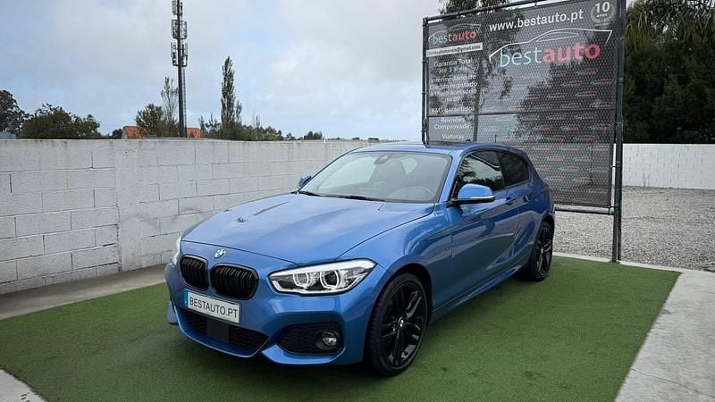 Azul Usado 2015 BMW 125 Citadino | € 22.750 - Imagem 1/4