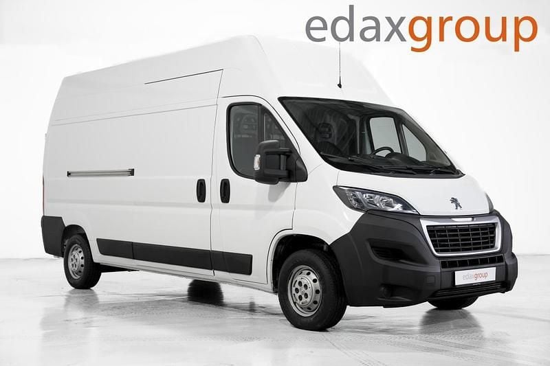 Branco Usado 2020 Peugeot Boxer Van | € 16.990 (Preço justo) - Imagem 1/4