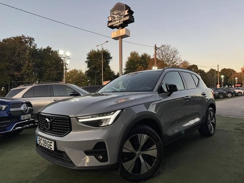 Cinza Usado 2023 Volvo XC40 Plus SUV | € 39.500 (Preço justo) - Imagem 1/4