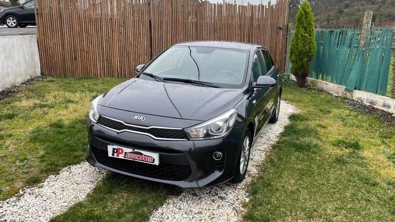 Cinzento Usado 2020 Kia Rio Citadino | € 15.250 (Preço elevado) - Imagem 1/4