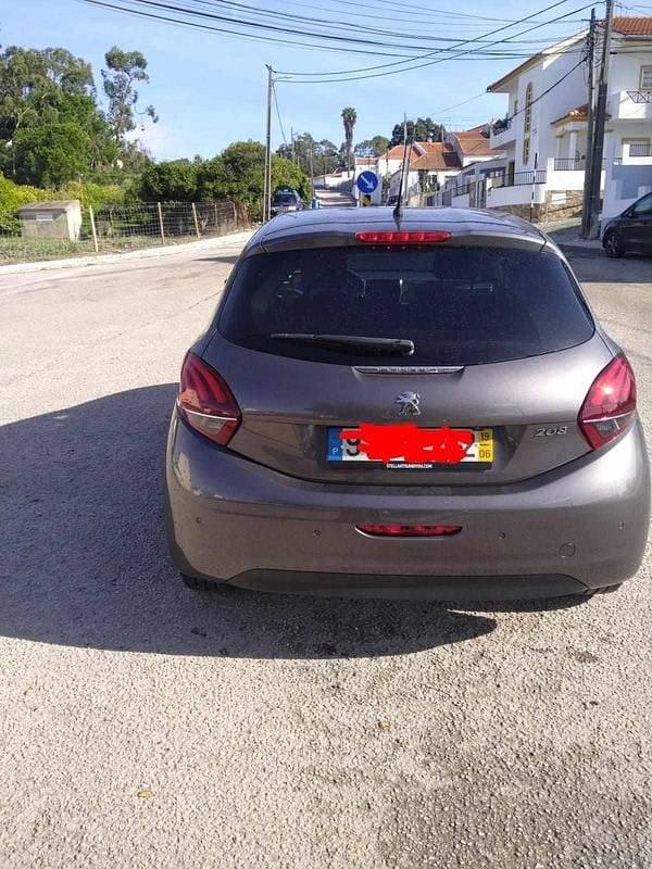 Usado Peugeot 208 82 HP (60 kW) 2019 Cinzento Citadino