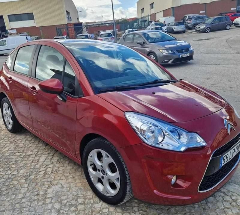 Usado Citroën C3 73 HP (53 kW) 2011 Vermelho Citadino