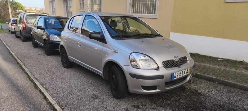 Cinzento Usado 2004 Toyota Yaris Citadino | € 1.100 (Super Preço) - Imagem 1/3