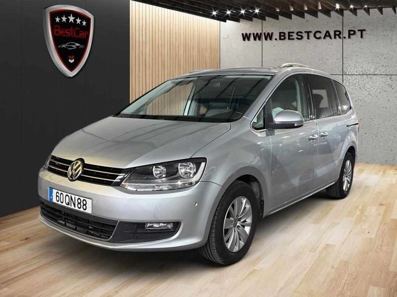 Cinzento Usado 2015 VW Sharan Monovolume | € 18.950 (Preço justo) - Imagem 1/4