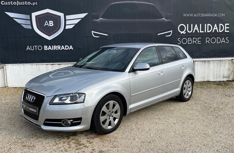 Cinza Usado 2013 Audi A3 Attraction | € 12.950 (Preço justo) - Imagem 1/1
