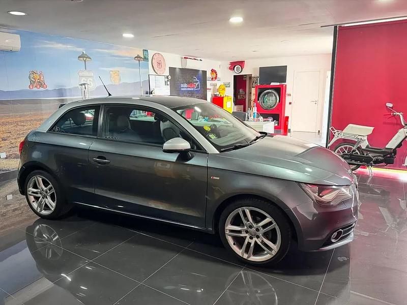 Usado Audi A1 S-Line 90 HP (66 kW) 2012 Cinza Citadino