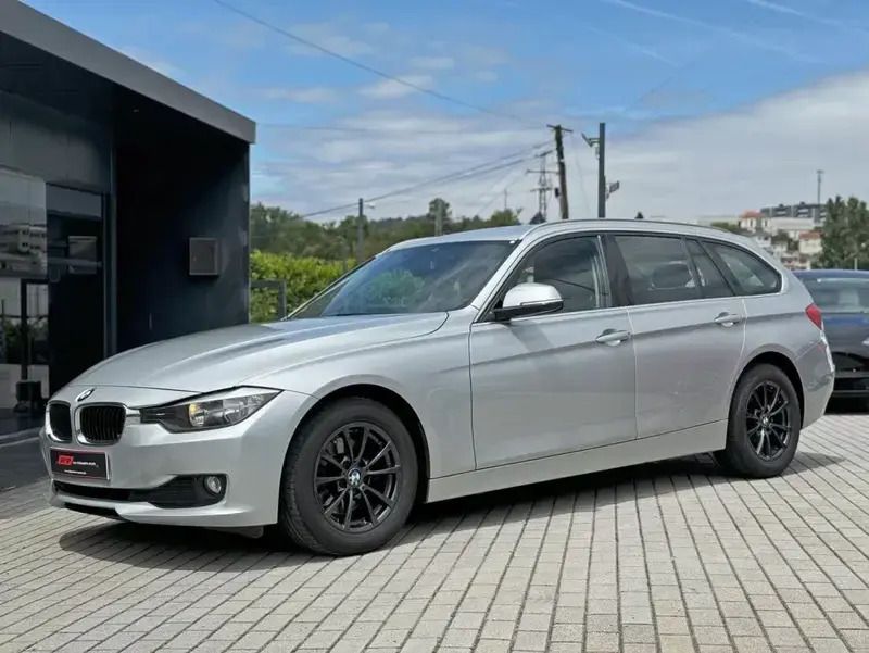 Cinzento Usado 2012 BMW 320 Luxury Line Carrinha | € 15.900 (Preço justo) - Imagem 1/4