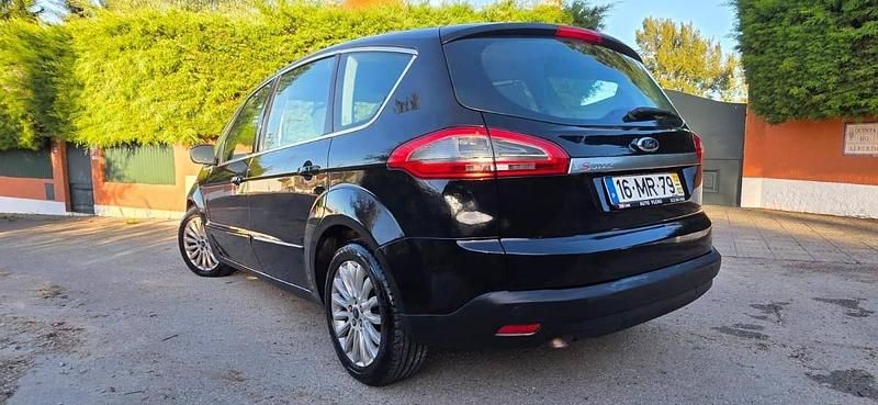 Usado Ford S-MAX S 163 HP (119 kW) 2010 Preto Monovolume