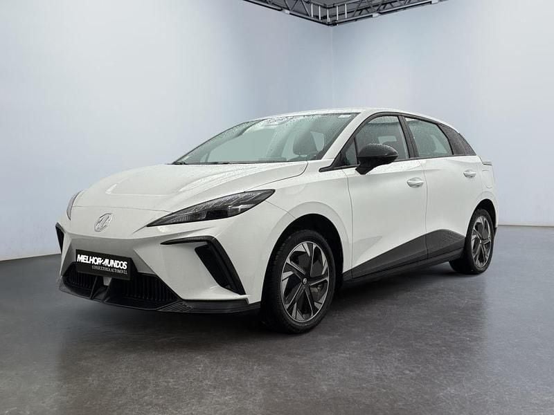 Usado MG MG4 EV 125 kW (170 HP) 2023 Branco Citadino