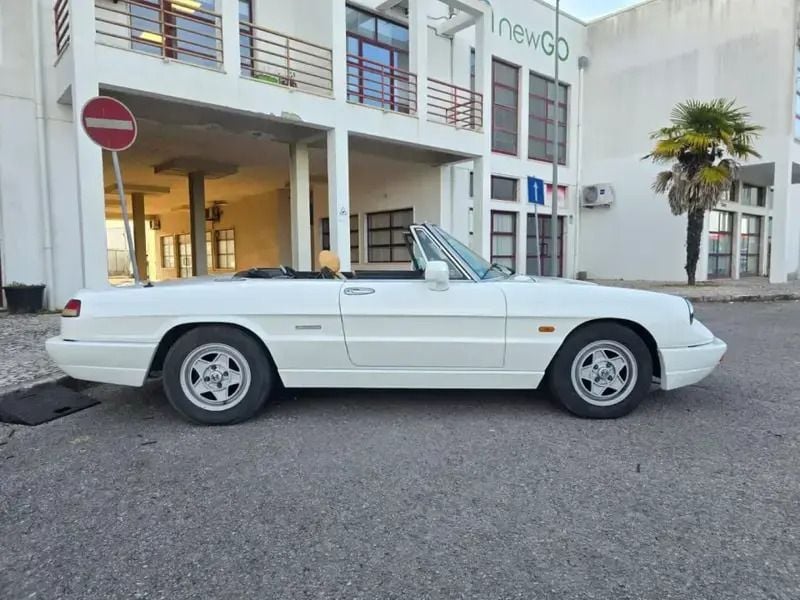 Usado Alfa Romeo Spider 103 HP (75 kW) 1990 Branco Cabrios