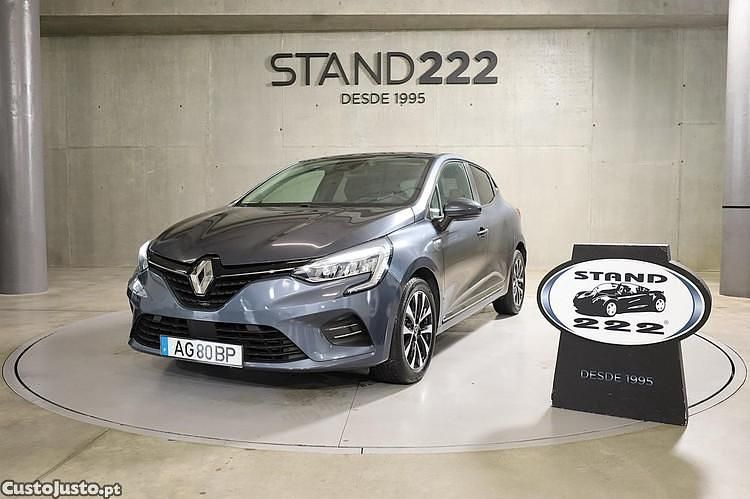 Cinza Usado 2021 Renault Clio V Intens Citadino | € 14.950 (Preço justo) - Imagem 1/1