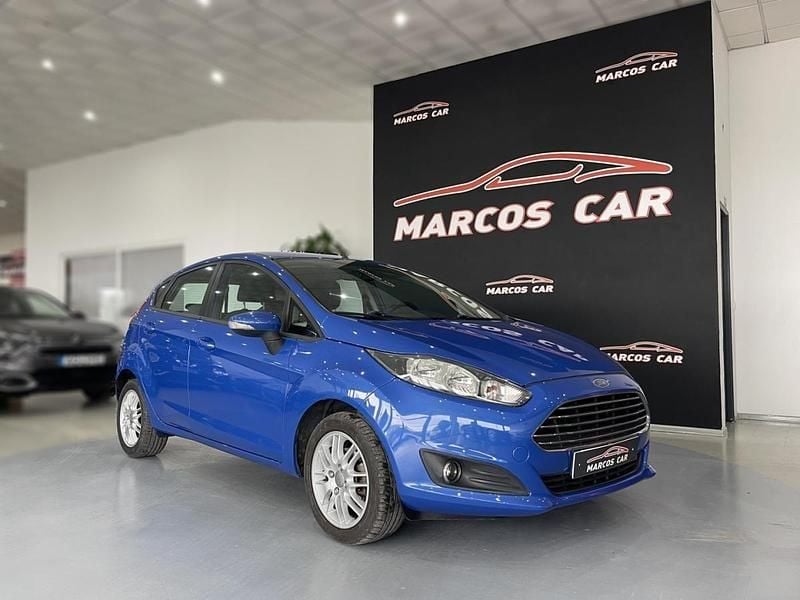Usado Ford Fiesta Trend 80 HP (58 kW) 2013 Azul Citadino