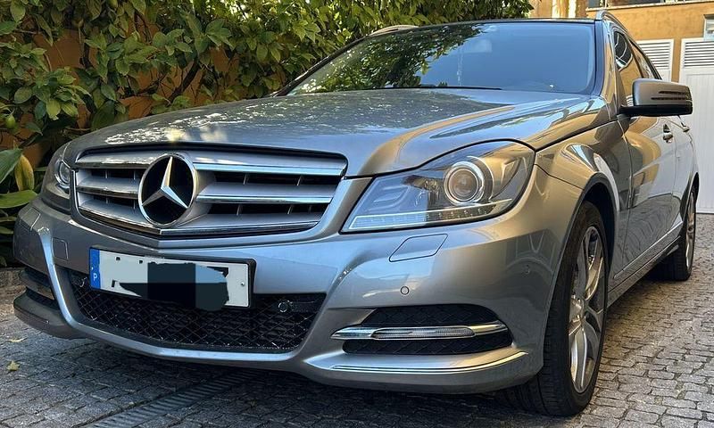 Usado 2013 Mercedes C220 Sedan | € 14.000 (Bom preço) - Imagem 1/4