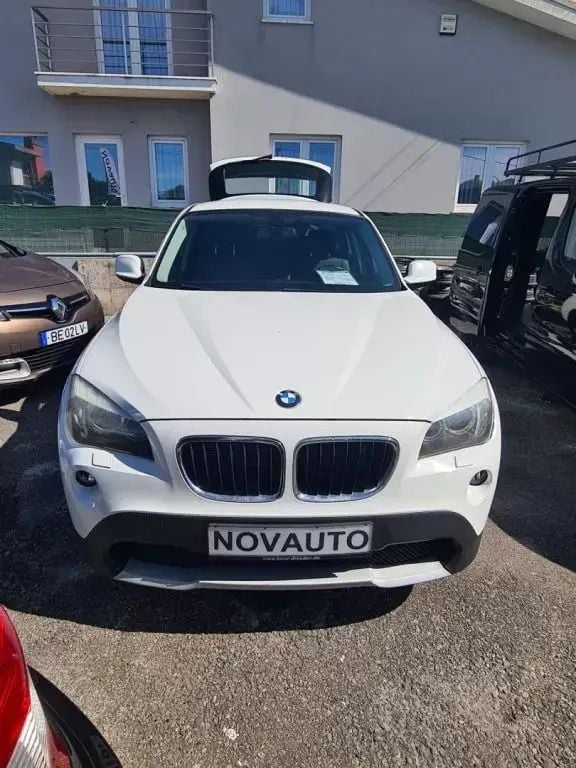 Branco Usado 2012 BMW X1 Efficient Dynamics SUV | € 15.900 - Imagem 1/4