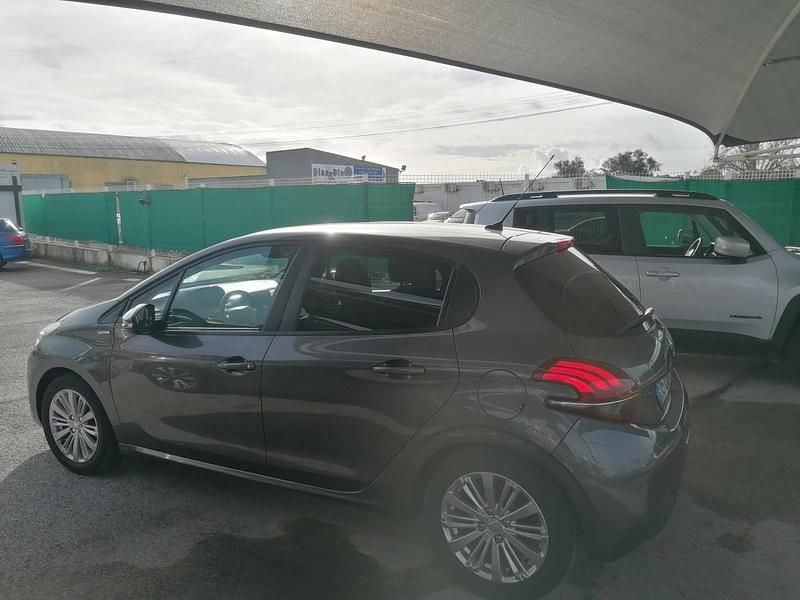 Usado Peugeot 208 Style 82 HP (60 kW) 2018 Cinza Citadino