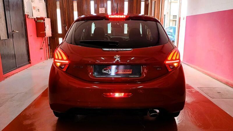 Usado Peugeot 208 GT-line 110 HP (80 kW) 2016 Citadino