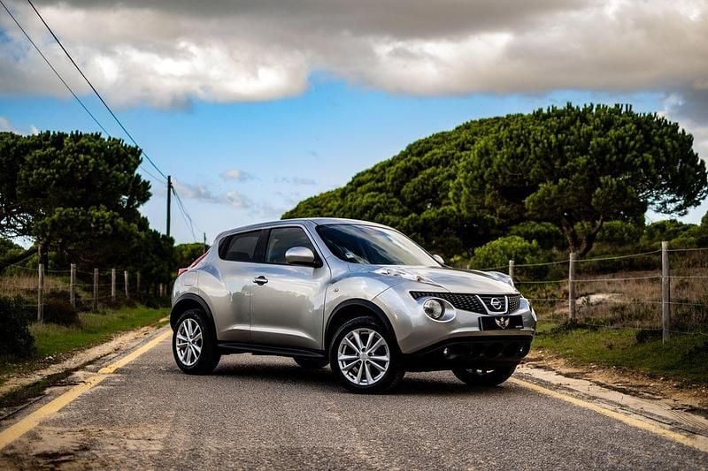 Usado Nissan Juke Tekna 110 HP (80 kW) 2015 Cinza SUV