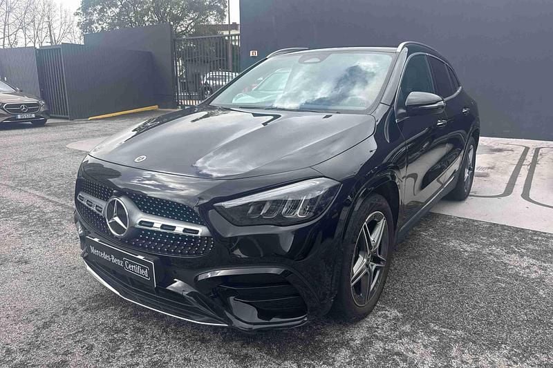 Usado Mercedes GLA180 116 HP (85 kW) 2024 Preto SUV