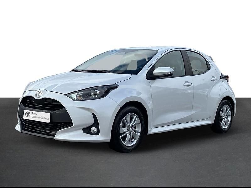 Branco (pintura metalizada especial) Usado 2024 Toyota Yaris Comfort | € 24.750 (Preço justo) - Imagem 1/4