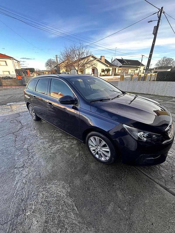 Usado Peugeot 308 120 HP (88 kW) 2017 Azul Carrinha