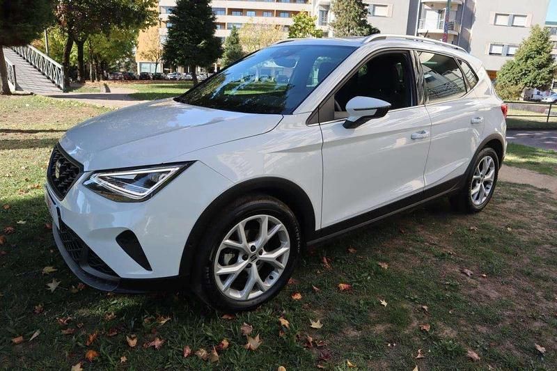 Usado Seat Arona 110 HP (80 kW) 2023 Branco SUV