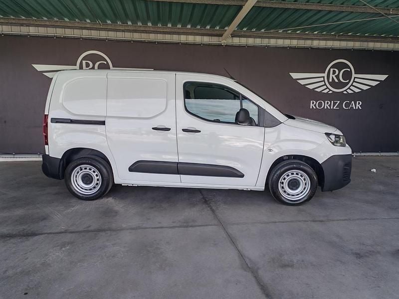 Usado Citroën Berlingo Feel 102 HP (75 kW) 2020 Branco Monovolume