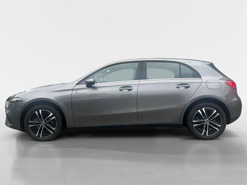 Usado Mercedes A250 218 HP (160 kW) 2024 Cinza Sedan