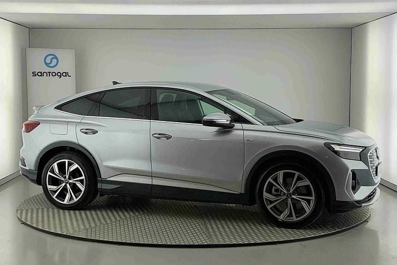 Prateado Novo 2025 Audi Q4 e-tron S-line plus SUV | € 59.642 (Preço justo) - Imagem 1/4