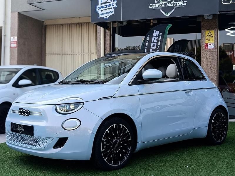 Azul Usado 2020 Fiat 500e La Prima Cabrios | € 22.900 - Imagem 1/4
