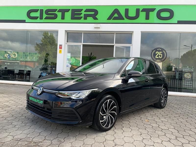 Preto Usado 2023 VW Golf VIII Life | € 22.450 (Preço justo) - Imagem 1/4