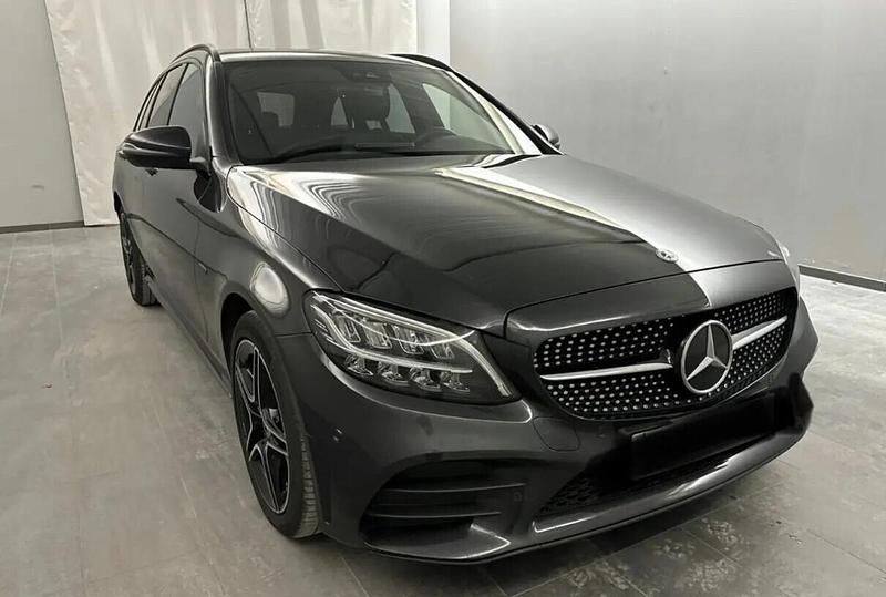 Usado Mercedes C300 306 HP (225 kW) 2020 Cinzento