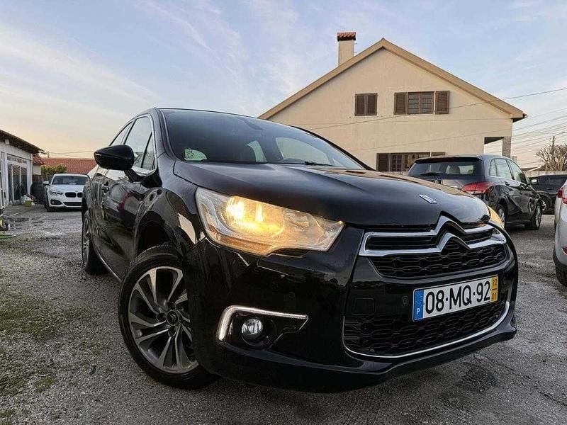 Preto Usado 2012 Citroën DS4 Chic Citadino | € 9.490 (Caro) - Imagem 1/4