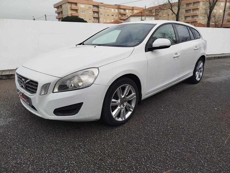 Usado Volvo V60 Summum 115 HP (84 kW) 2011 Branco Carrinha