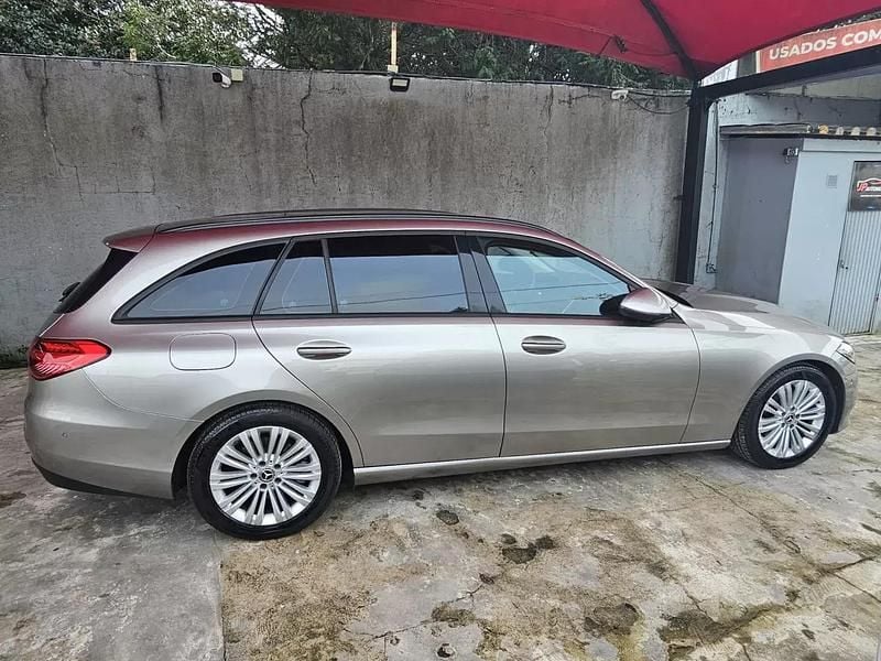 Usado Mercedes C200 Avantgarde 163 HP (119 kW) 2022 Bege Carrinha