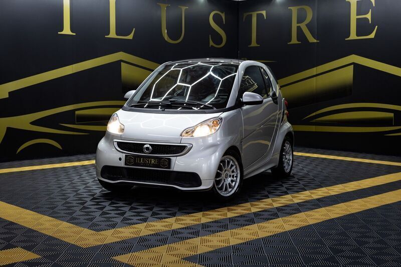 Cinza Usado 2013 Smart ForTwo Coupé Passion Coupé | € 7.900 (Preço justo) - Imagem 1/4