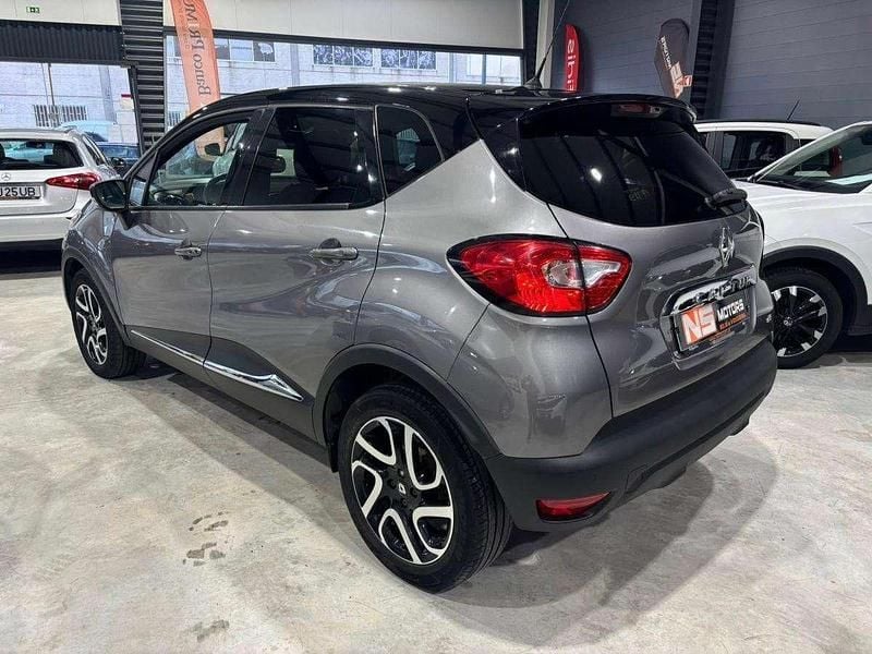 Usado Renault Captur 110 HP (80 kW) 2015 Cinzento SUV