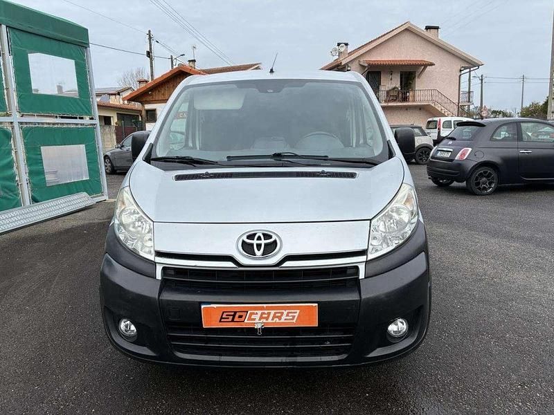 Cinzento Usado 2014 Toyota Proace Monovolume | € 9.950 - Imagem 1/4