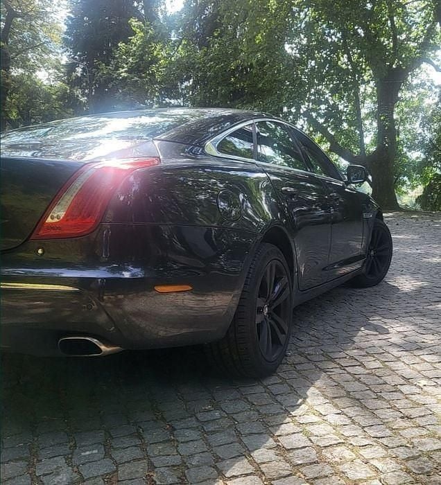 Usado 2013 Jaguar XJ Sedan | € 28.500 - Imagem 1/4