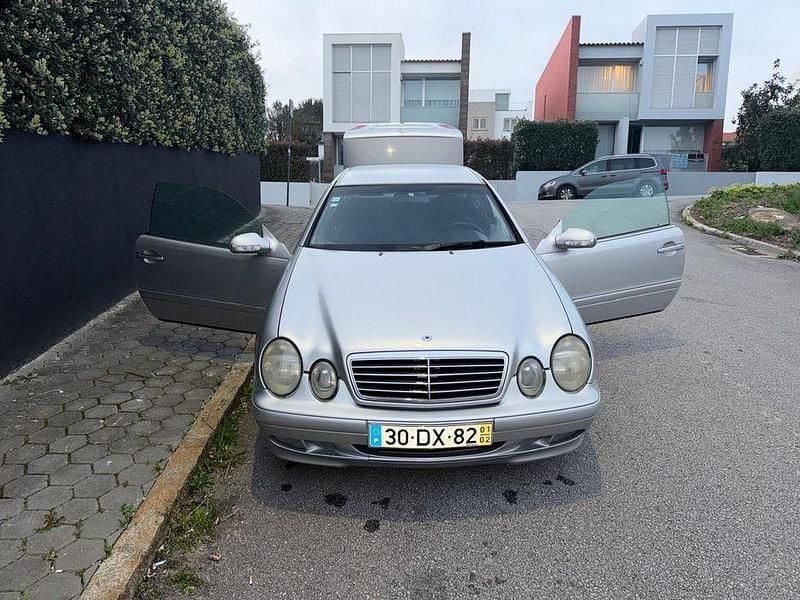 Usado Mercedes CLK230 197 HP (144 kW) 2001