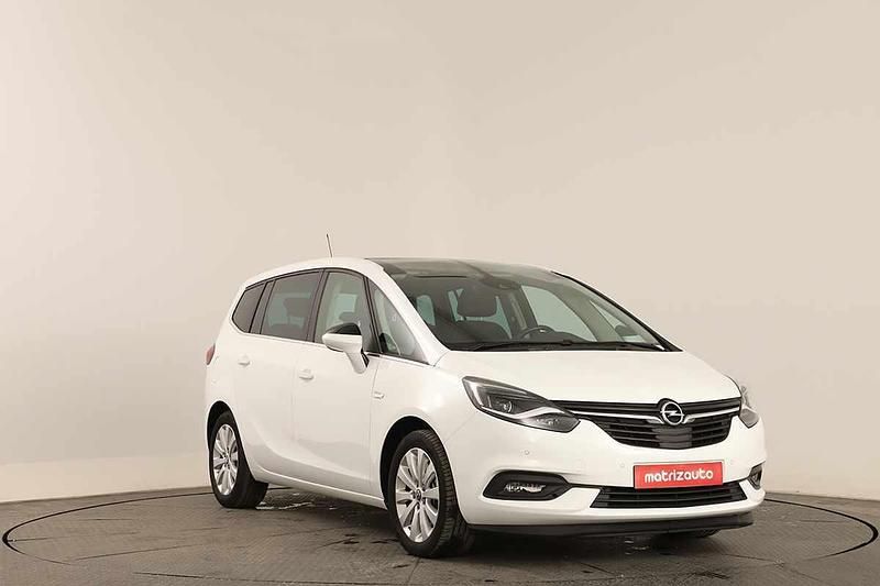 Branco Usado 2019 Opel Zafira Monovolume | € 24.999 - Imagem 1/4