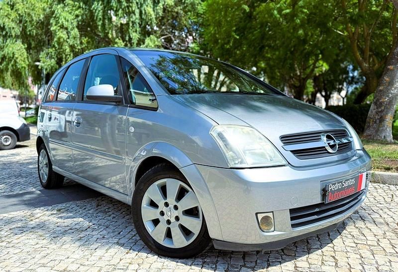 Cinza Usado 2004 Opel Meriva Cosmo Monovolume | € 3.900 - Imagem 1/4
