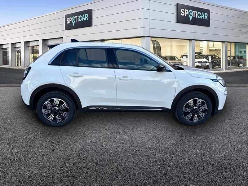 Usado Fiat 600 145 HP (106 kW) 2025 Branco SUV