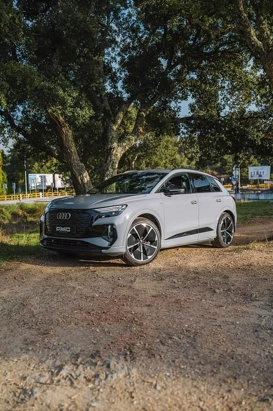 Cinzento Usado 2022 Audi Q4 e-tron SUV | € 34.500 (Preço elevado) - Imagem 1/4