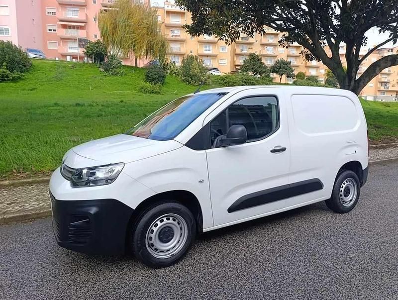 Usado Citroën Berlingo 102 HP (75 kW) 2021 Branco Monovolume