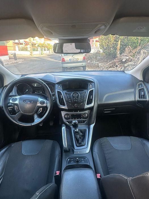 Azul Usado 2011 Ford Focus Sedan | € 6.200 (Preço justo) - Imagem 1/4