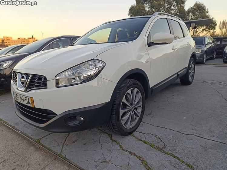Branco Usado 2010 Nissan Qashqai +2 Tekna SUV | € 9.750 (Preço elevado) - Imagem 1/1