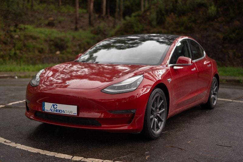 Vermelho Usado 2019 Tesla Model 3 Long Range Sedan | € 21.990 (Super Preço) - Imagem 1/4